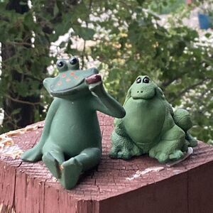 Vintage Set 2 Pc Frogs Green Two Mini Frogs